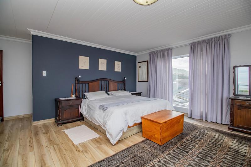 9 Bedroom Property for Sale in Outeniqua Strand Western Cape
